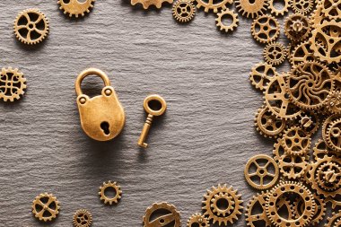 tekerlekler ile kilit ve anahtar