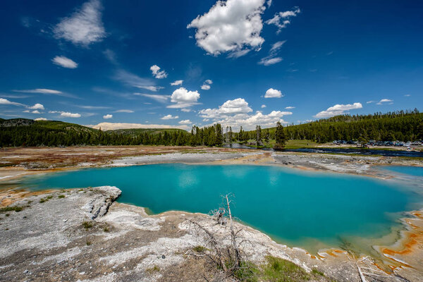 Горячий термальный источник
