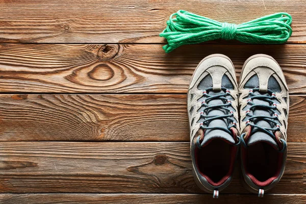 하이킹 신발 및 로프 등반 — 스톡 사진