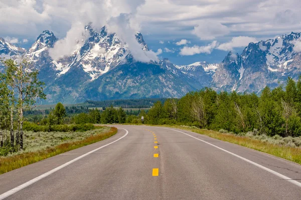 Highway in Grand Teton National Park — Stock Photo, Image