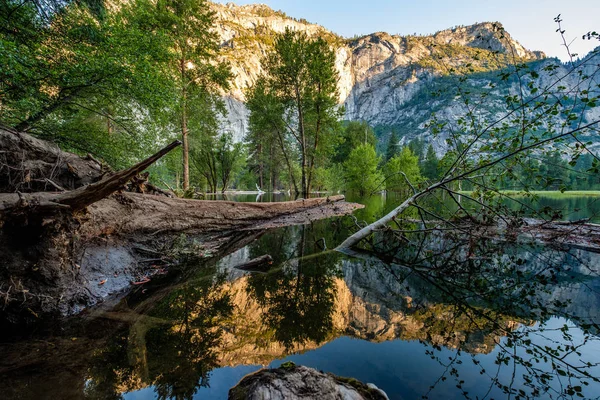 Krajobraz Merced River Yosemite Kalifornia Usa — Zdjęcie stockowe