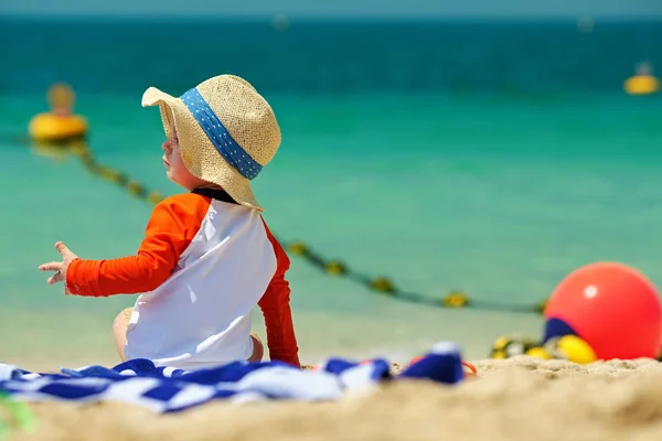 Due Anni Bambino Ragazzo Sole Cappello Spiaggia — Foto Stock