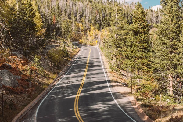 Autopista Otoño Día Soleado Parque Nacional Las Montañas Rocosas Colorado — Foto de Stock
