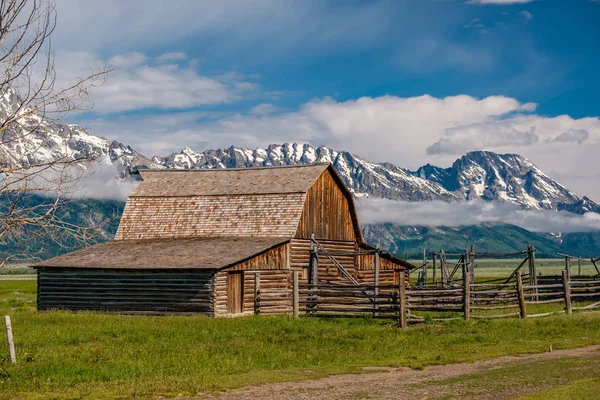 Old Mormon Barn Grand Teton Mountains Low Clouds Grand Teton — Stock Photo, Image