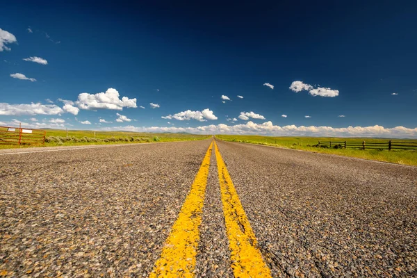 Pusty Otwarta Autostrada Wyoming Stany Zjednoczone Ameryki — Zdjęcie stockowe