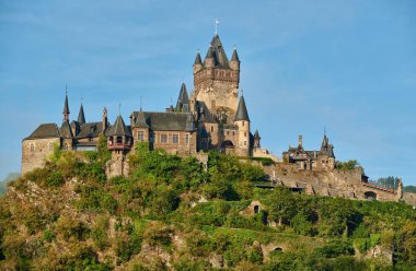 Almanya 'nın Cochem şehrinde güzel bir Reichsburg kalesi