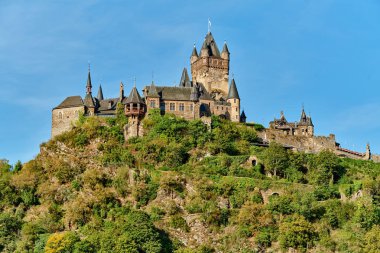 Almanya 'nın Cochem şehrinde güzel bir Reichsburg kalesi