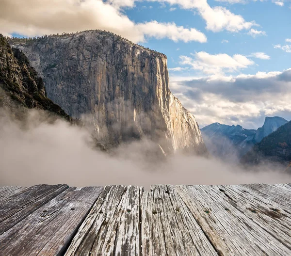 El Capitan szikla a Yosemite Nemzeti Parkban — Stock Fotó