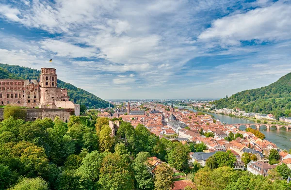 Miasto Heidelberg nad rzeką Neckar, Niemcy — Zdjęcie stockowe