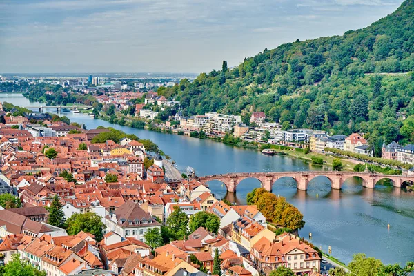 Miasto Heidelberg nad rzeką Neckar, Niemcy — Zdjęcie stockowe