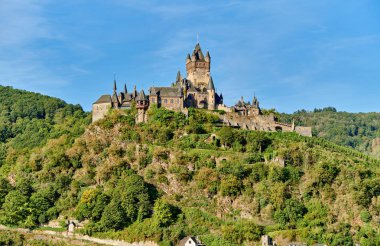 Almanya 'nın Cochem şehrinde güzel bir Reichsburg kalesi