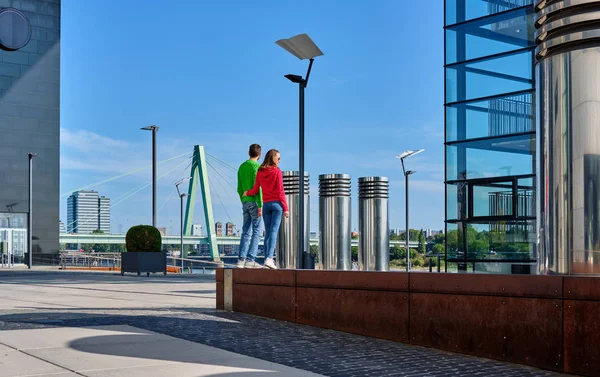 Köln 'deki turistler — Stok fotoğraf