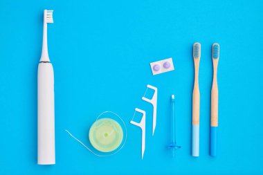 Diş fırçaları ve oral bakım araçları 