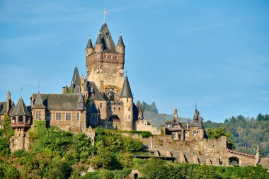 Almanya 'nın Cochem şehrinde güzel bir Reichsburg kalesi