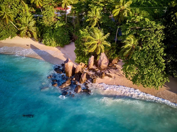 Beach at Seychelles aerial top view — Stock Photo, Image