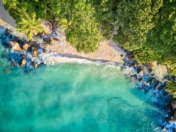 Playa en Seychelles vista aérea superior — Foto de Stock