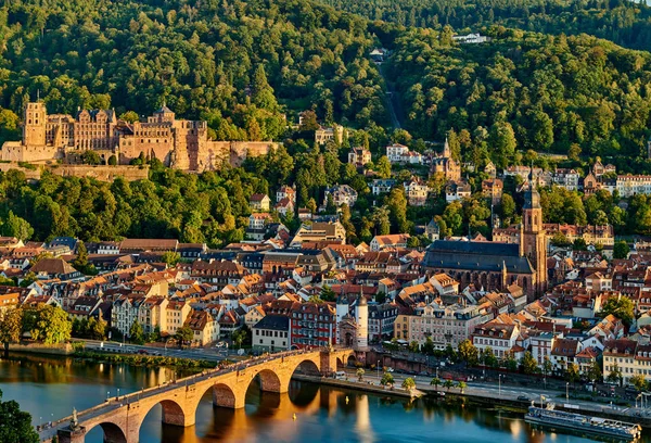 Miasto Heidelberg nad rzeką Neckar, Niemcy — Zdjęcie stockowe