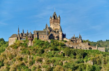Almanya 'nın Cochem şehrinde güzel bir Reichsburg kalesi