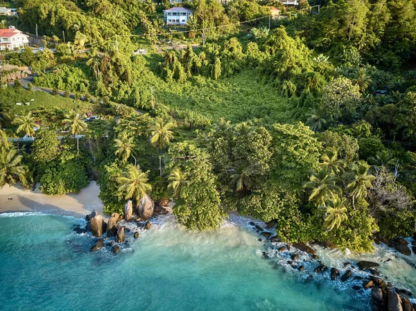 Plage aux Seychelles vue aérienne du dessus — Photo