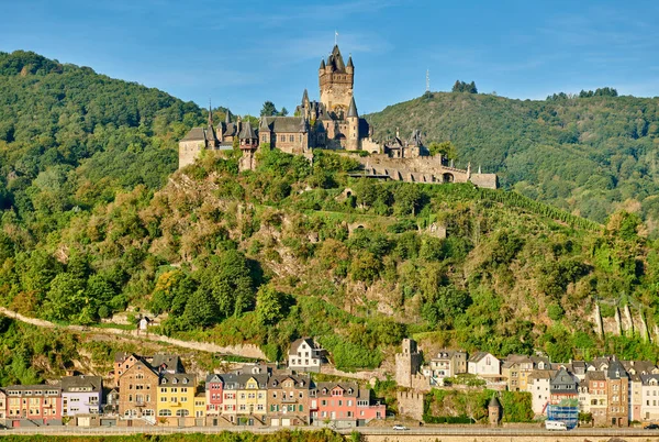 Cochem town in Germany on Moselle river with Reichsburg castle — 스톡 사진