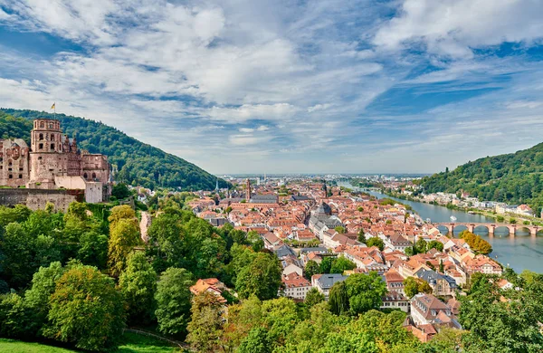 Miasto Heidelberg nad rzeką Neckar, Niemcy — Zdjęcie stockowe