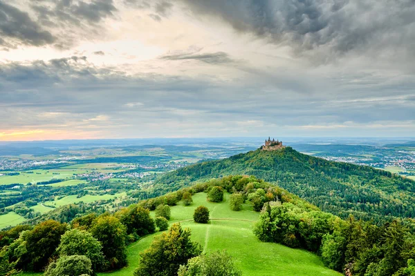 Hilltop Hohenzollern Castle Mountain Top Swabian Alps Baden Wurttemberg Alemania — Foto de Stock