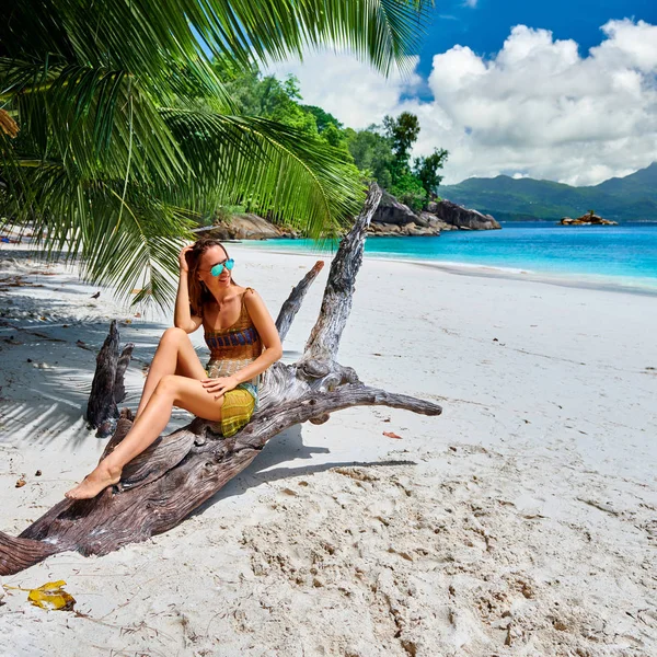 Mujer Playa Anse Soleil Seychelles Mahe — Foto de Stock