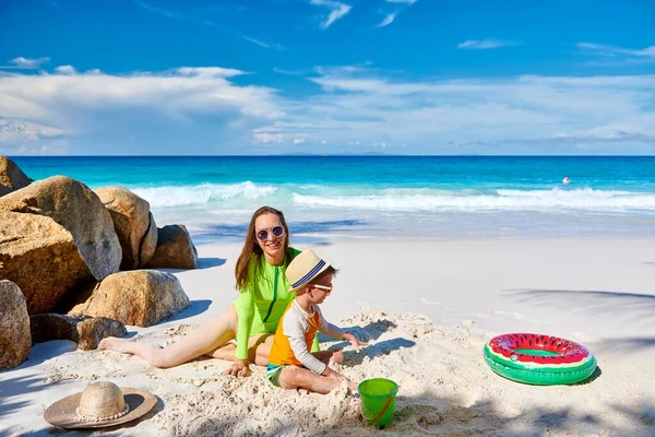 Three Year Old Toddler Boy Beach Mother Summer Family Vacation — Stock Photo, Image