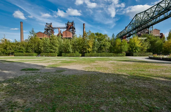 Verlassene Industriefabrik Duisburg Deutschland Öffentlicher Park Landschaftspark Wahrzeichen Und Touristenattraktion — Stockfoto