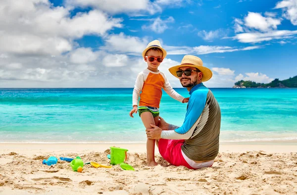 Three Year Old Toddler Boy Beach Father Summer Family Vacation — Stock Photo, Image