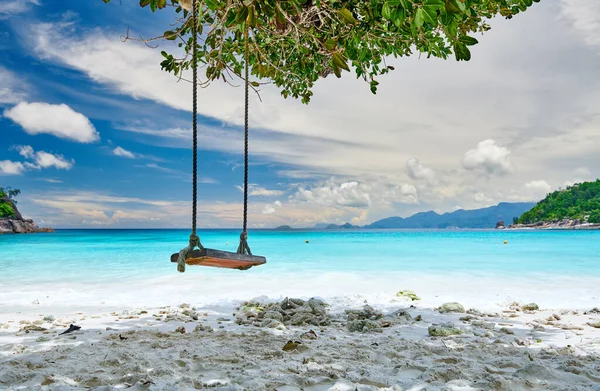 Prachtig Petite Anse Strand Met Schommel Bij Mahe Seychellen — Stockfoto