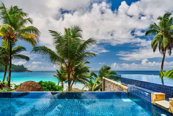 Hermosa Playa Anse Intendance Con Piscina Del Complejo Mahe Seychelles — Foto de Stock