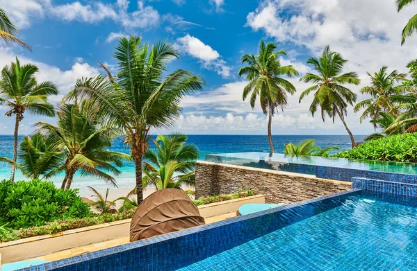 Hermosa Playa Anse Intendance Con Piscina Del Complejo Mahe Seychelles — Foto de Stock
