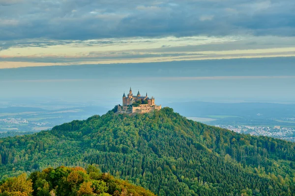 Hilltop Hohenzollern Castle Topo Montanha Alpes Suábia Baden Wurttemberg Alemanha — Fotografia de Stock