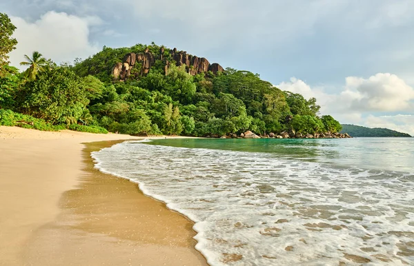 Prachtig Strand Anse Louis Bij Seychellen Mahe — Stockfoto