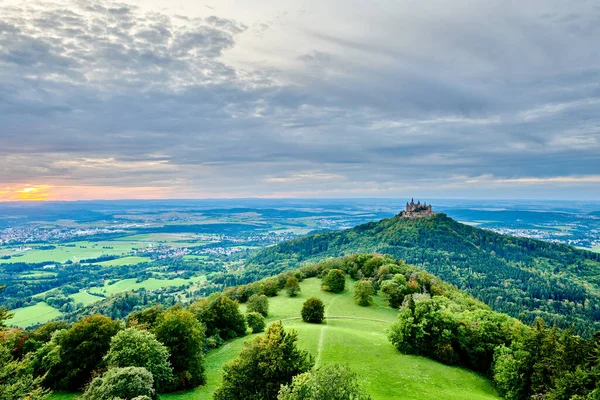 Hilltop Hohenzollern Castle Mountain Top Swabian Alps Baden Wurttemberg Alemania — Foto de Stock