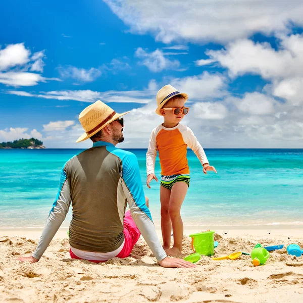 Menino Três Anos Praia Com Pai Férias Família Verão Seychelles — Fotografia de Stock