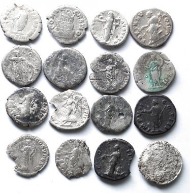Beyaz arka plan üzerinde Roma denarius