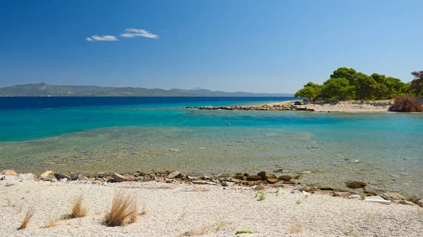 Sea lagoon. Galrokavos. Kassandra, Halkidiki, norra Grekland — Stockfoto