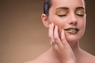 Zarif kadın mücevher moda kavramı ile