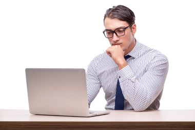 Yakışıklı işadamı wh izole dizüstü bilgisayar ile çalışma