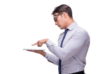 Yakışıklı işadamı wh izole tablet bilgisayar ile çalışma