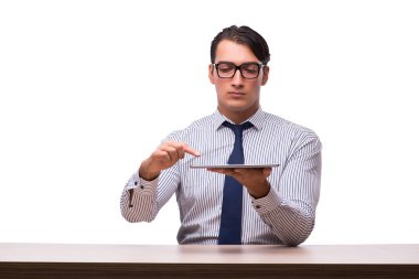 Tablet bilgisayarıyla beyaz izole iş adamı