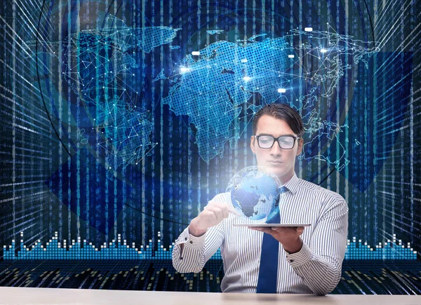 Empresario en concepto de computación futurista —  Fotos de Stock