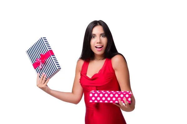 Vrouw met geschenkdoos geïsoleerd op de witte achtergrond — Stockfoto