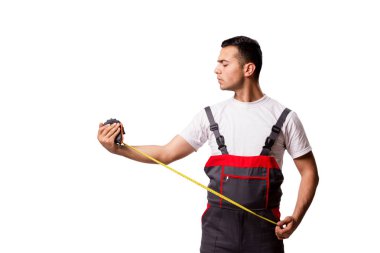 Endüstriyel kavramı üzerinde beyaz izole genç adam