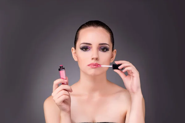 Mladá krásná žena v make-up koncepce — Stock fotografie