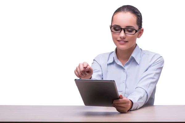 Zakenvrouw werken tabletcomputer op witte achtergrond — Stockfoto