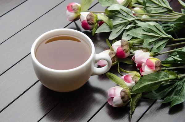 Tasse de thé dans le concept de restauration — Photo