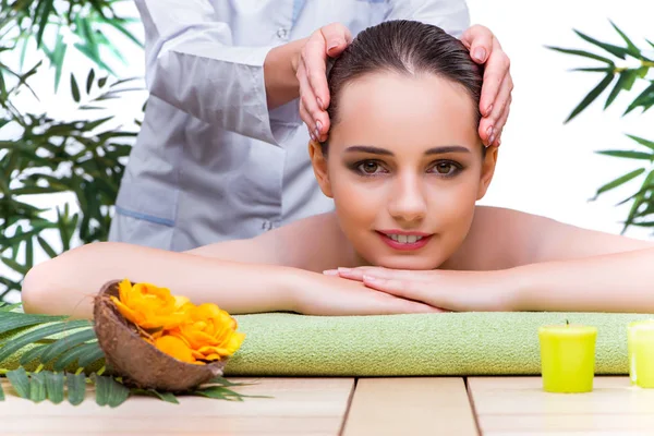 Woman during massage session in spa salon — Stock Photo, Image